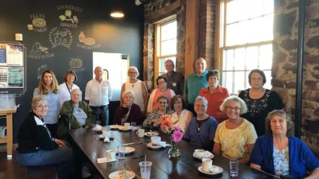 SDEA Retired members enjoy lunch together